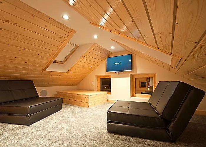 Alum Chine Log Cabin